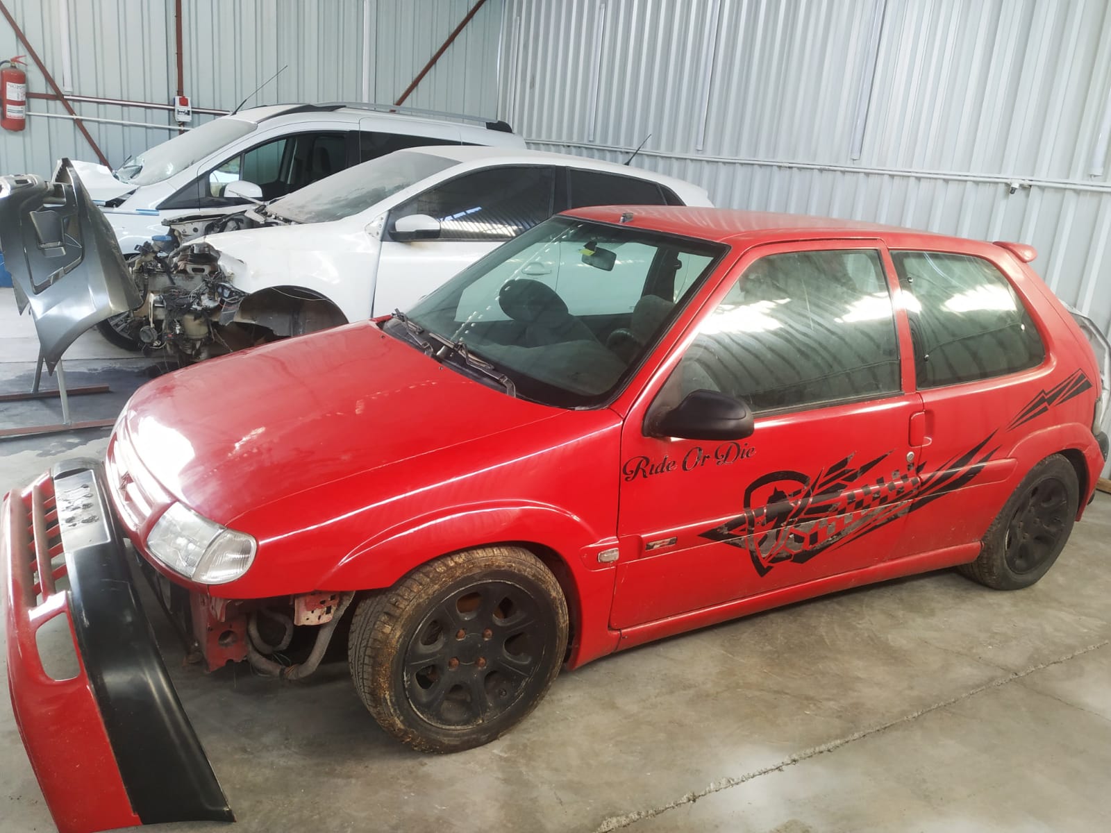 Citroen Saxo Sol Ön Çamurluk 
